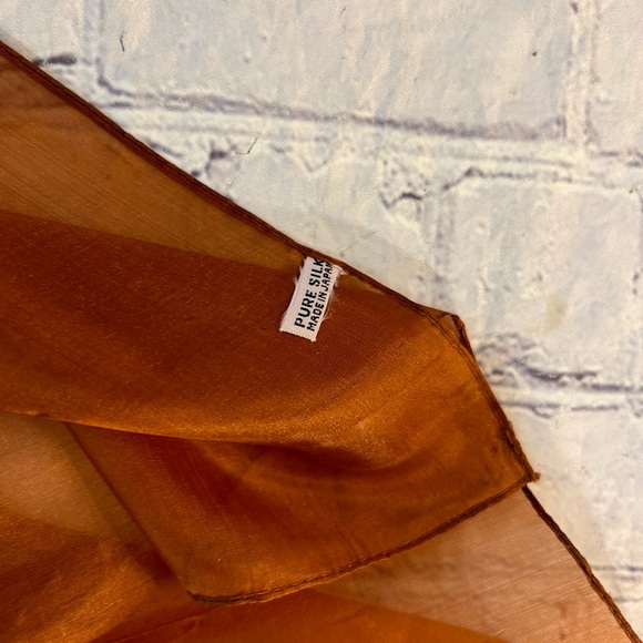 LOT OF (3) VINTAGE SMALL SQUARE SILK HAND ROLLED JAPAN SCARVES - Picture 6 of 12